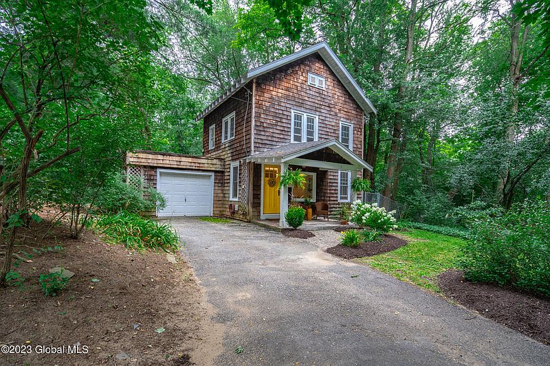 2nd image of 162 MENANDS Road