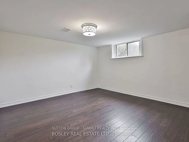 136 Regina Ave #BASEMENT — Photo 12