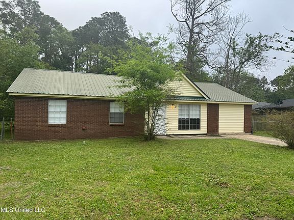 2nd image of 710 Shirley Dr