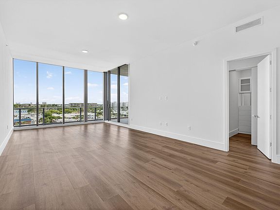 5th image of 220 Lake Shore Drive #617