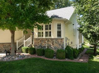 3802 N Willowbend Rd NE, Cedar Rapids, IA 52411