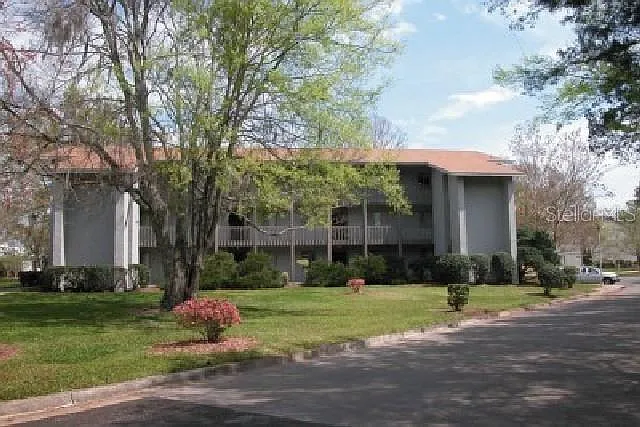 6519 W Newberry Rd #211 — Photo 1