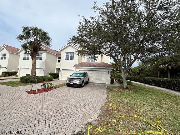 2nd image of 884 Hampton Cir #159