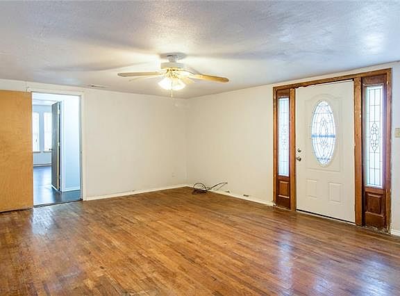 5th image of 125 W Lemon St