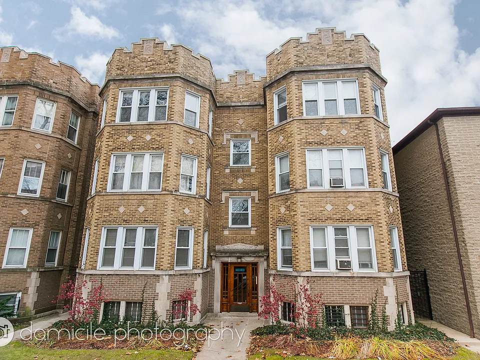 7440 N Claremont Ave #3