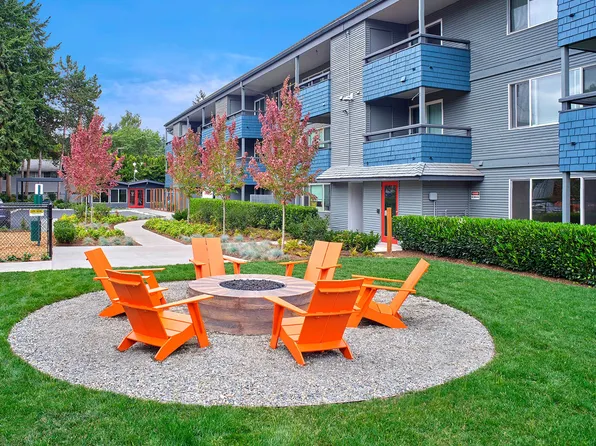 3030 Lake City, 3030 NE 143rd St #E208, Seattle, WA 98125