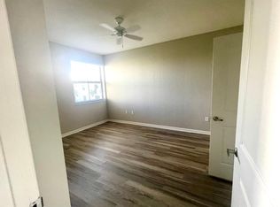 7159 SW 80th St #406, Miami, FL 33143