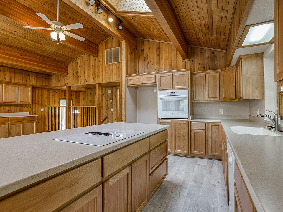 1st image of 20415 Lakeview Dr