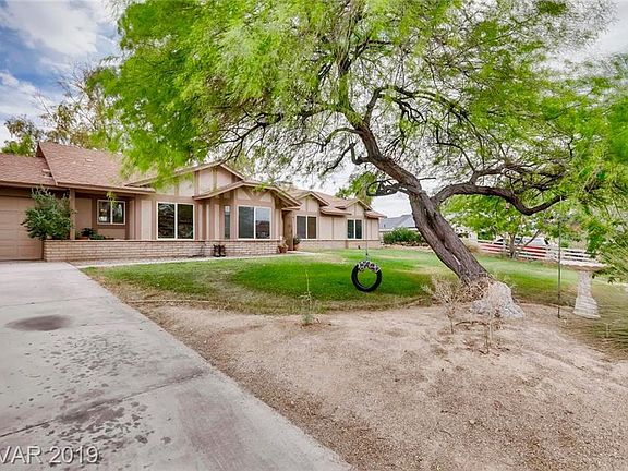 3rd image of 6755 Hathaway Dr