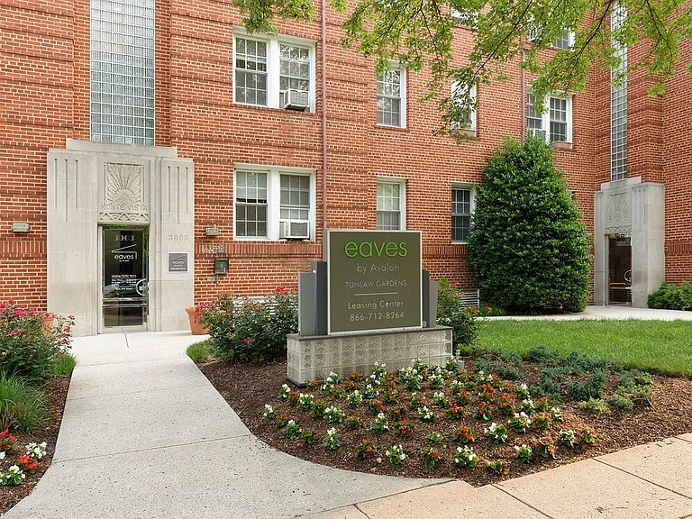 Leasing center entrance