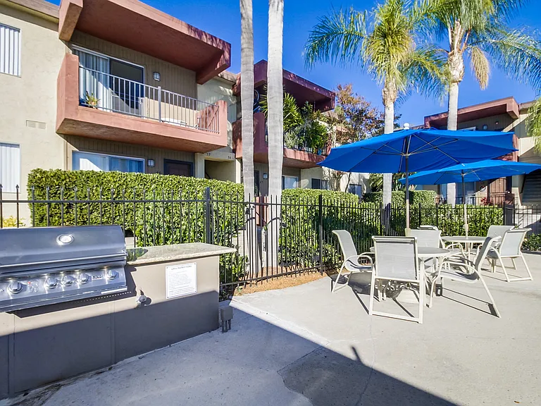 Mesa Vista Apartment Homes — Photo 26