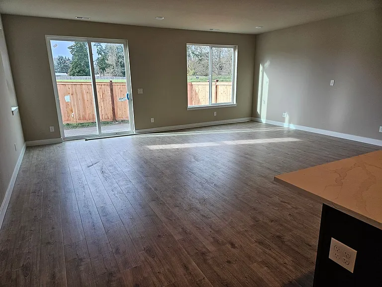 815 Vine Maple St SE — Photo 5