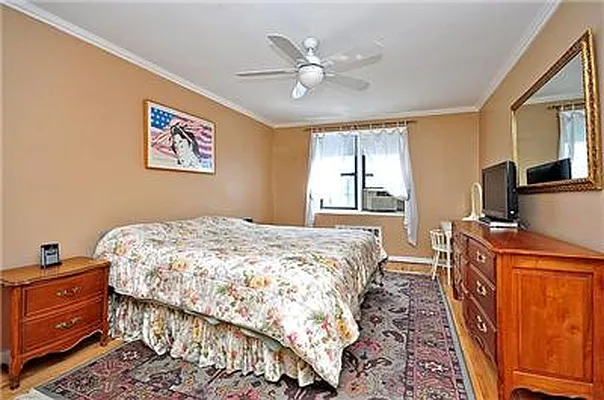 Sold by Exclusive Properties Sotheby's International Realty | media 32