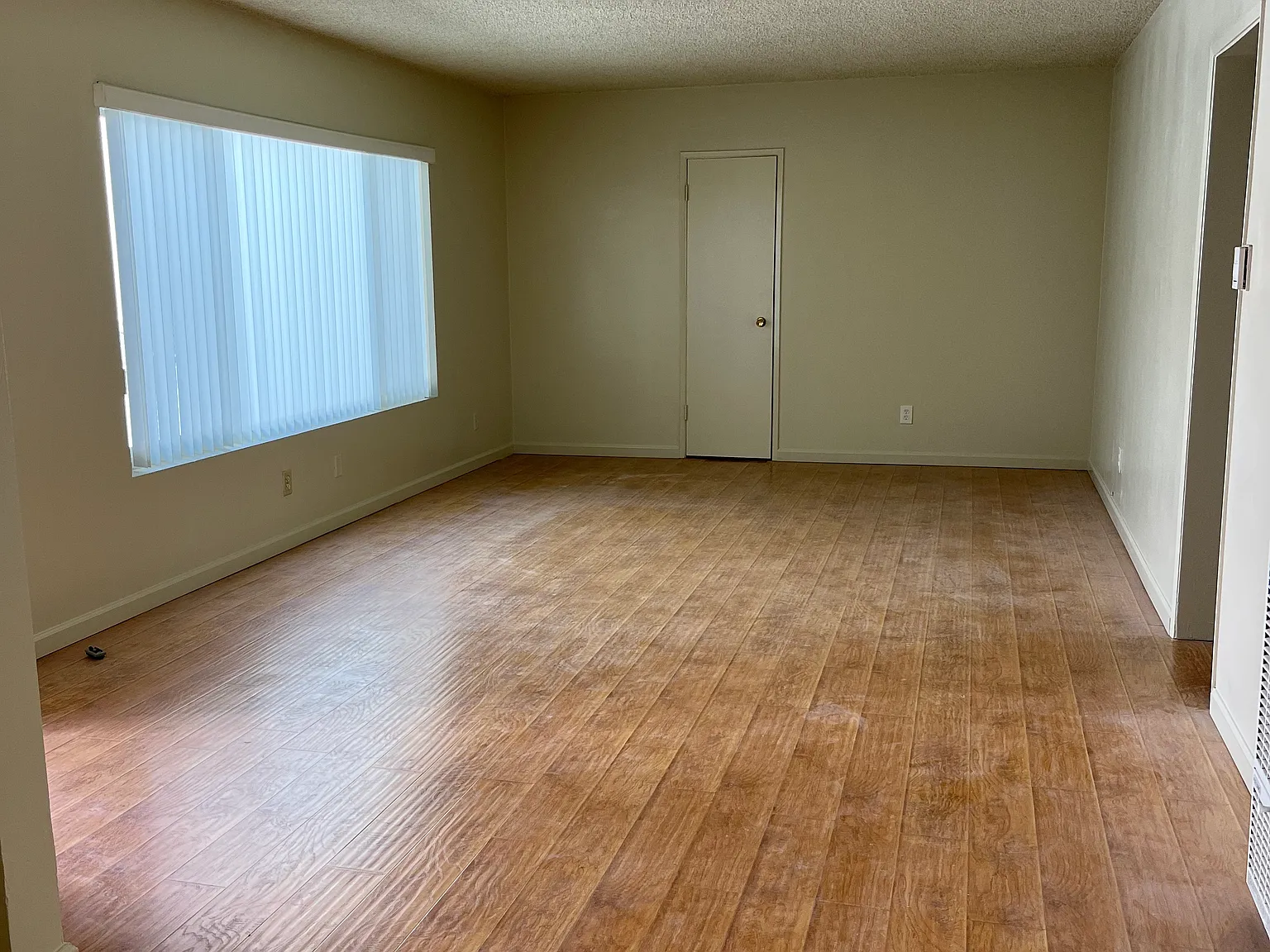 2 bed, 900 sqft, $2,695 — Photo 3