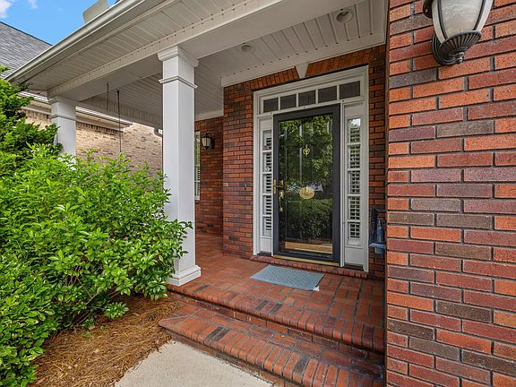 5th image of 215 Arbours Commons Ct