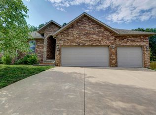 1092 E Daisy Falls Dr, Nixa, MO 65714
