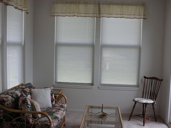 3rd image of 9453 Grist Mill Dr