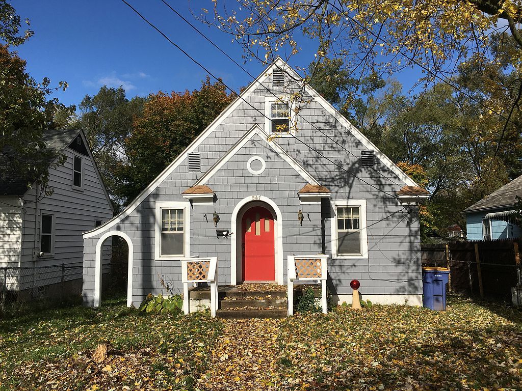 941 Hazen St SE - Property Image