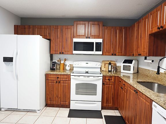 5th image of 7424 SW 162nd Pl