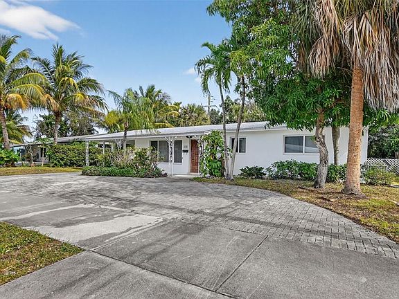 2nd image of 450 NW 12th Ave