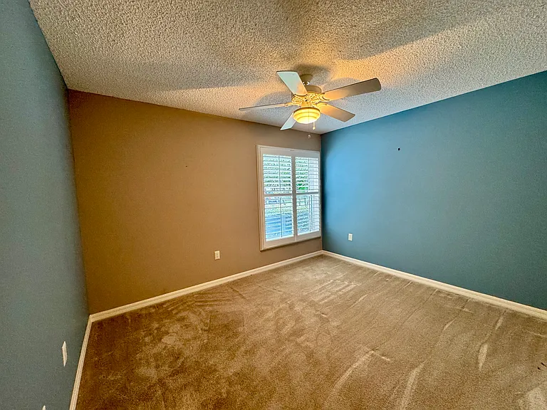 549 Golfview Ct — Photo 17