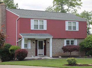 2908 Abbey Ln, South Park, PA