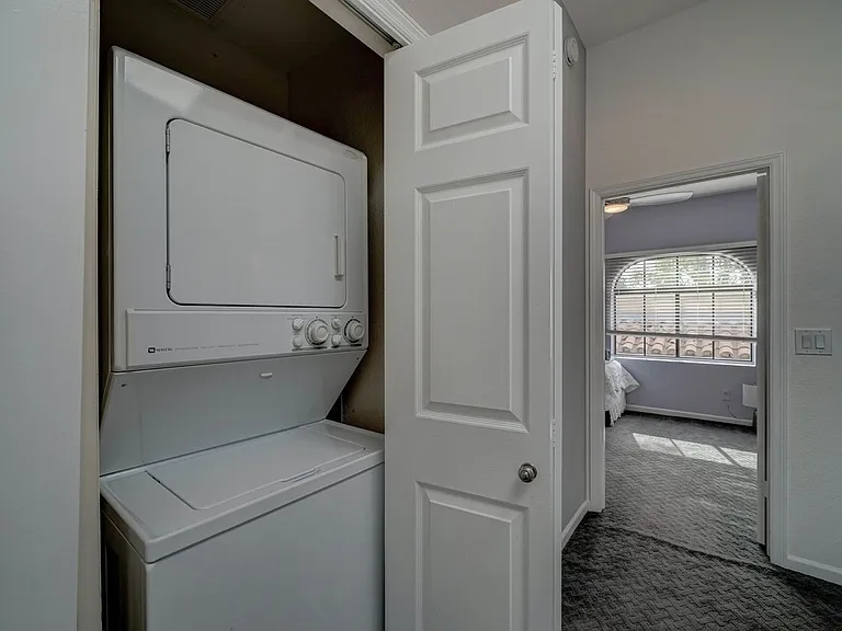 6141 N 28th Pl — Photo 15
