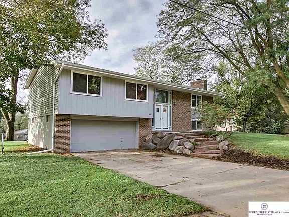 2nd image of 9325 Laurel Ave