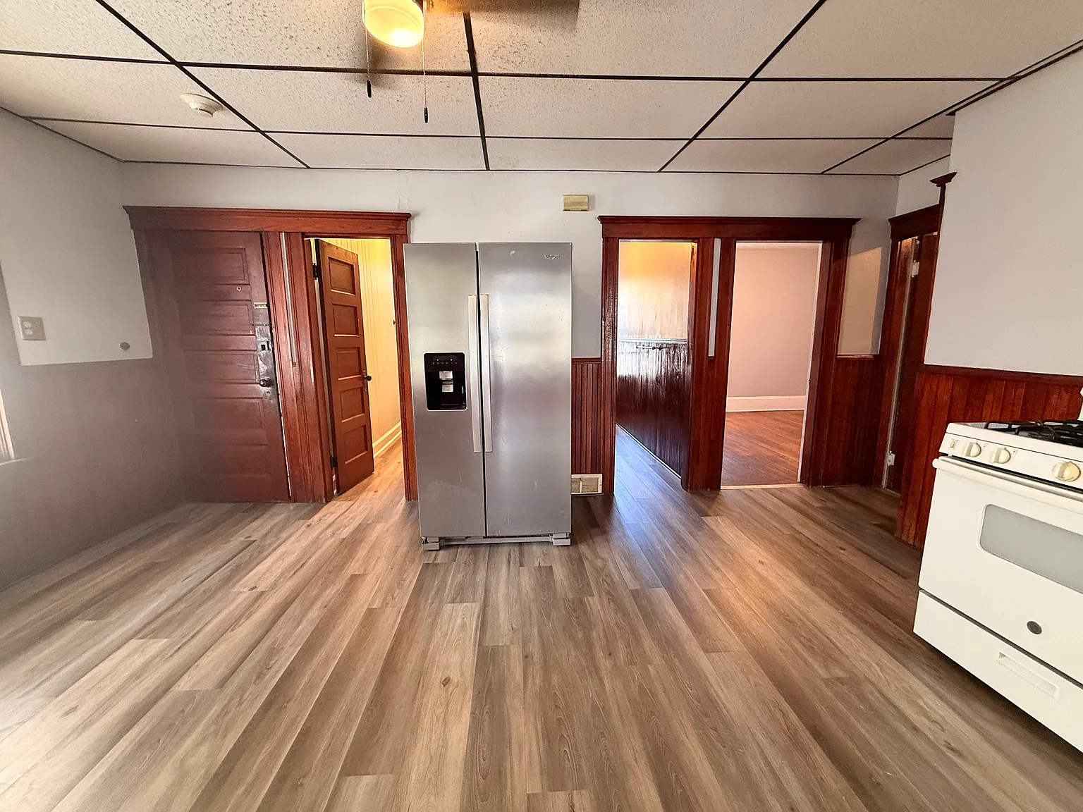 3 bed, 1078 sqft, $2,000 — Photo 2