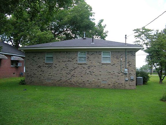 3rd image of 1123 Shelby Dr
