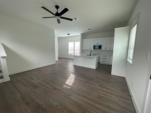 3rd image of 3535 Spring Ave