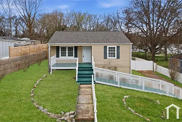 203 N Plymouth Rd NW — Photo 25