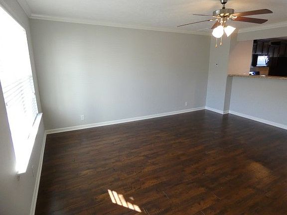 4th image of 1441 Clydesdale St