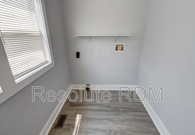 743 Cottage Ave — Photo 17