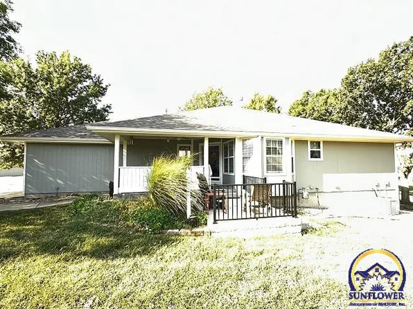 3335 SW Chelsea Cir, Topeka, KS 66614