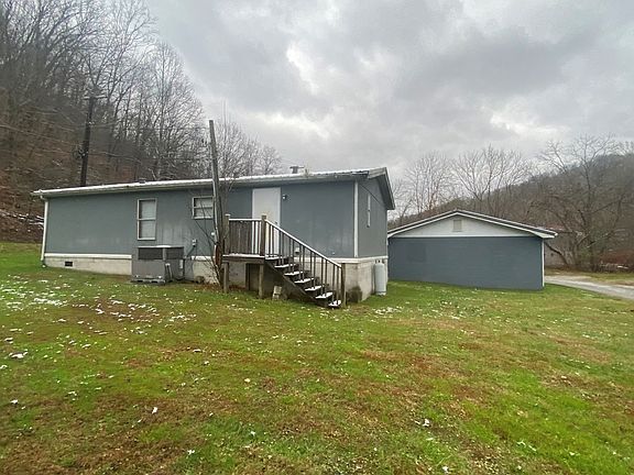 5th image of 8 Fairchild Ln