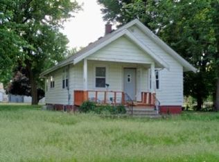 426 W Chestnut St, Oneida, IL 61467