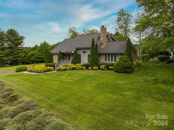 15 Terri Dr, Asheville, NC 28804