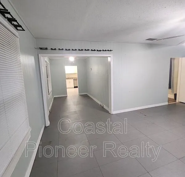 701 Newton Ave S — Photo 6