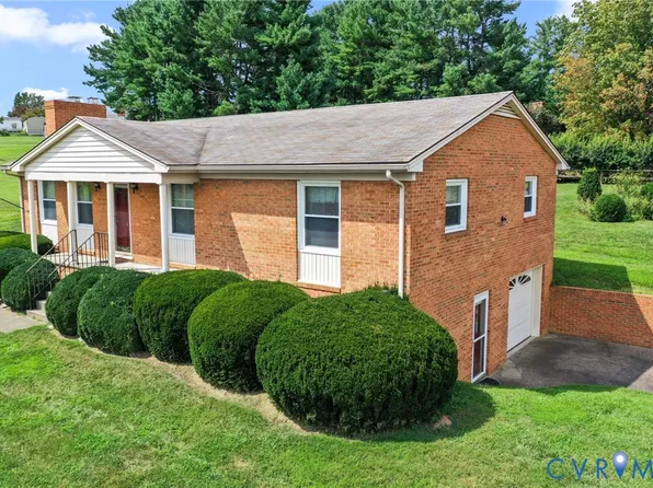 114 Fox Hill Dr, Staunton, VA 24401