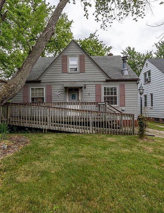 1st image of 13916 Highlandview Ave