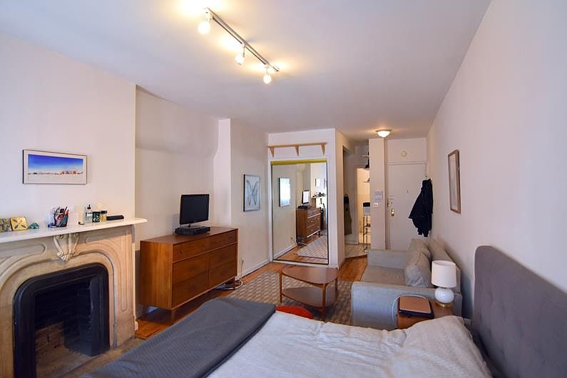 2nd image of 48 W 8th St APT 4A