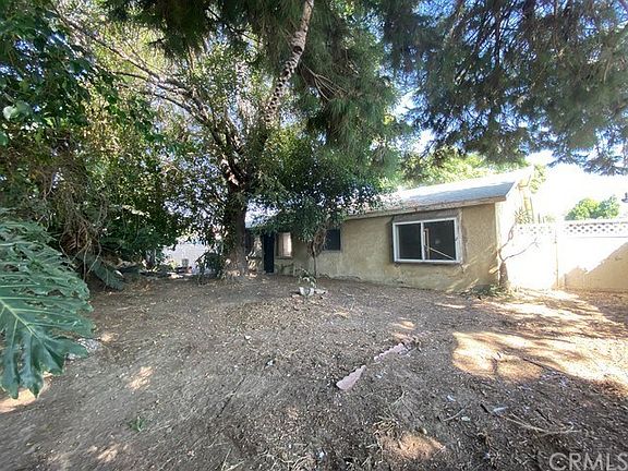 4th image of 834 S Flintridge Dr
