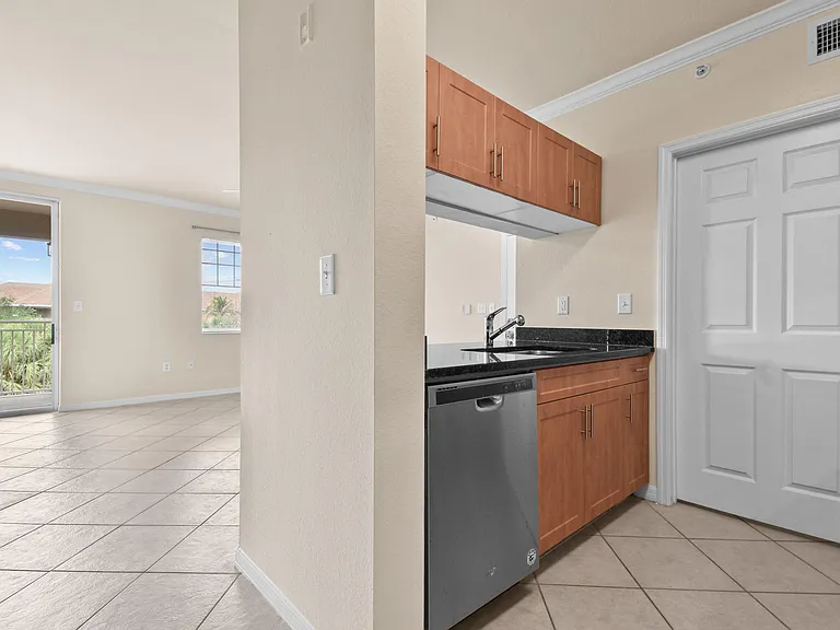 6556 Emerald Dunes Dr #302 — Photo 9