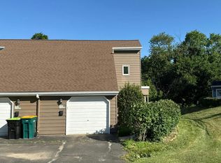 N163W19400 Cedar Run Dr, Jackson, WI 53037
