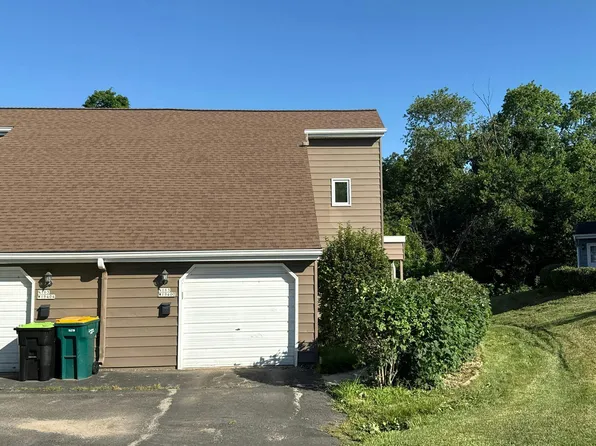 N163W19400 Cedar Run Dr, Jackson, WI 53037