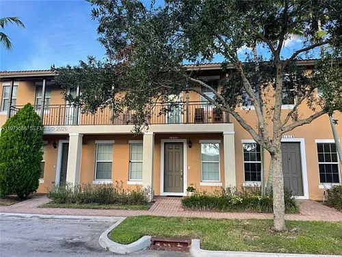1522 SW 147th Ter Photo 1