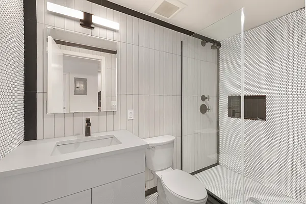 Rented by Constellation Commercial Real Estate Advisors, LLC | media 12