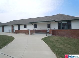 404 S 10th Ave, Springfield, NE 68059