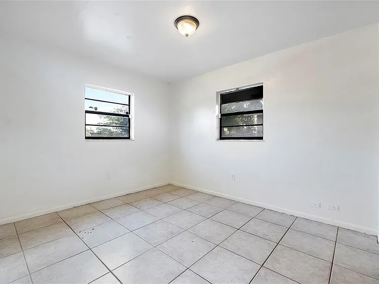 747 NW 14th Way #A — Photo 10